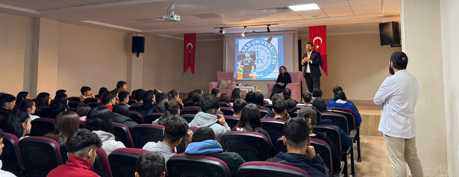 Müdürümüz Prof. Dr. Yakup Aktaş  Şanlıurfa Spor Lisesi Öğrencileriyle Bir Araya Geldi